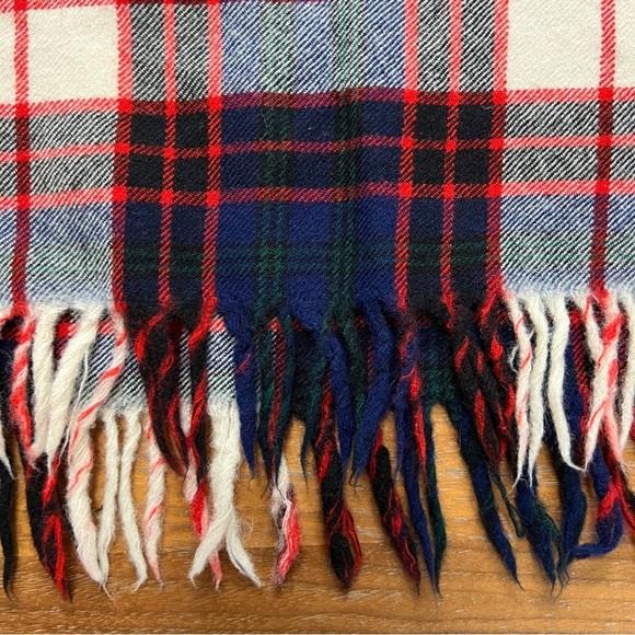 Tartan Plaid Fringe Shawl Wrap Vintage Wool Scottish Style Fall Spring Lewks - Picture 11 of 12